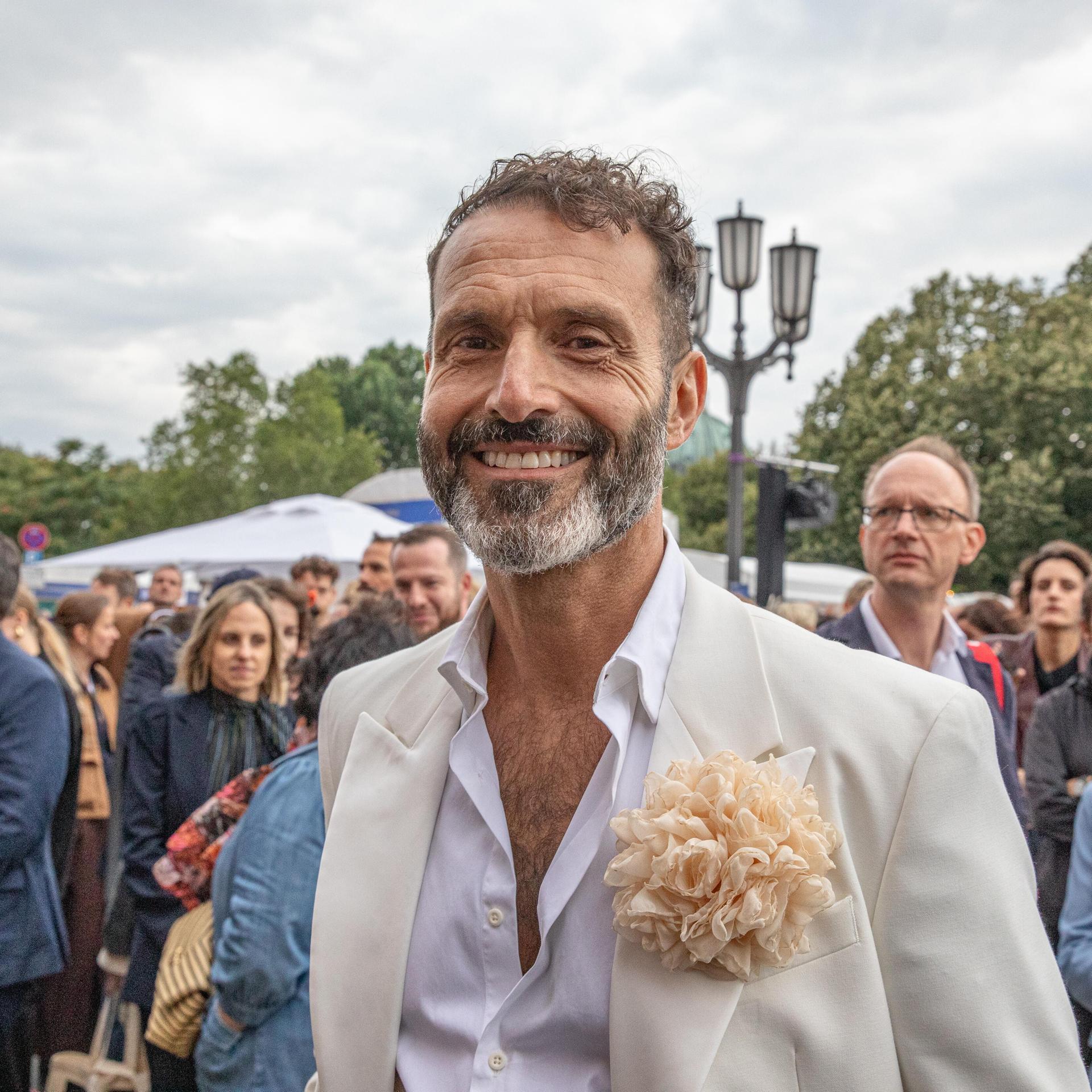 Alfonso Pantisano - Queerbeauftragter fordert Schutz für die Community