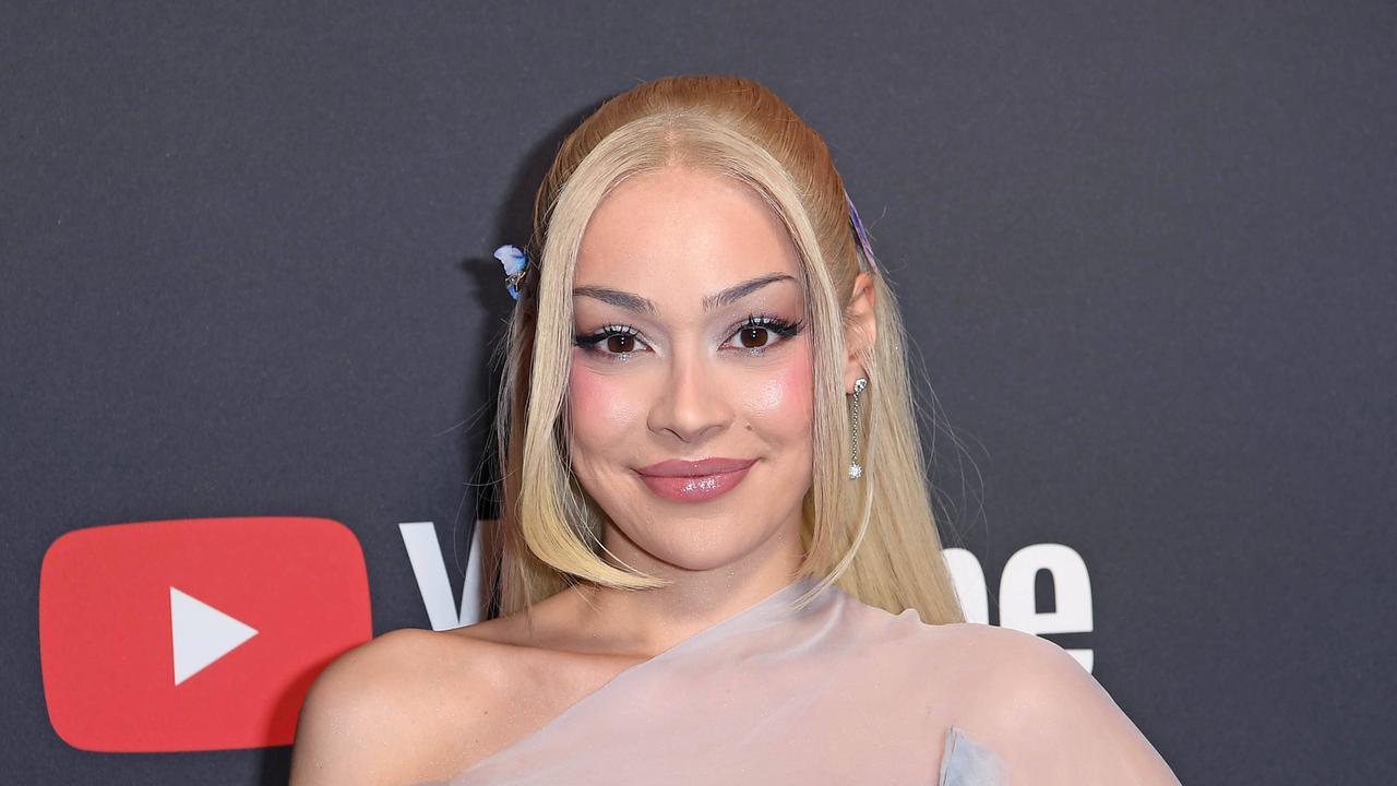 Die Künstlerin Ayliva bei den YouTube Awards