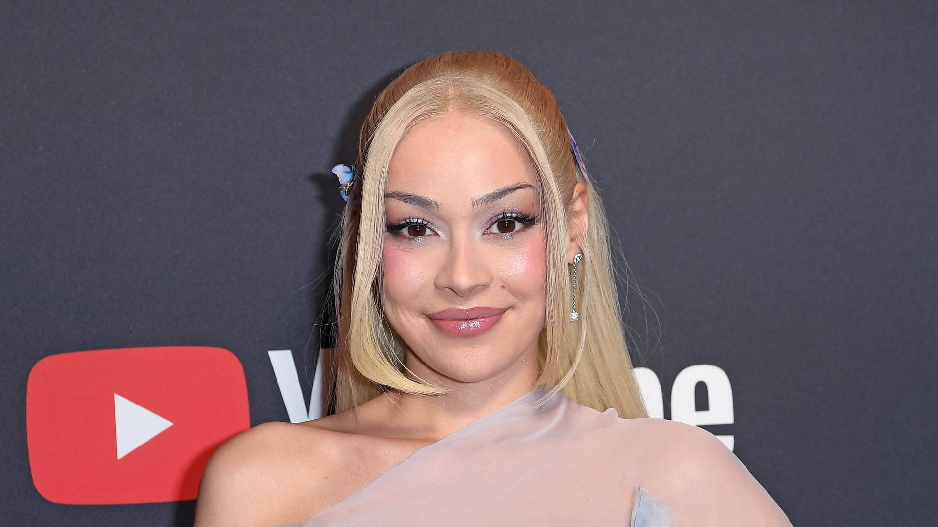 Die Künstlerin Ayliva bei den YouTube Awards