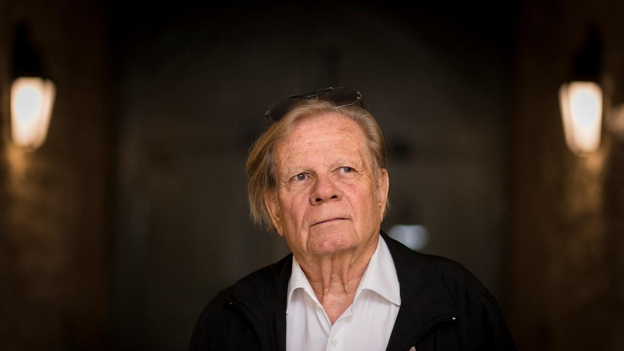 Der Schweizer Künstler Peter Stämpfli, hier bei einem Besuch in seiner Pariser Galerie im Jahr 2018.