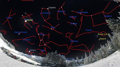 Das Sternbild Capella ist über Stier und Orion sowie links von Perseus zu sehen