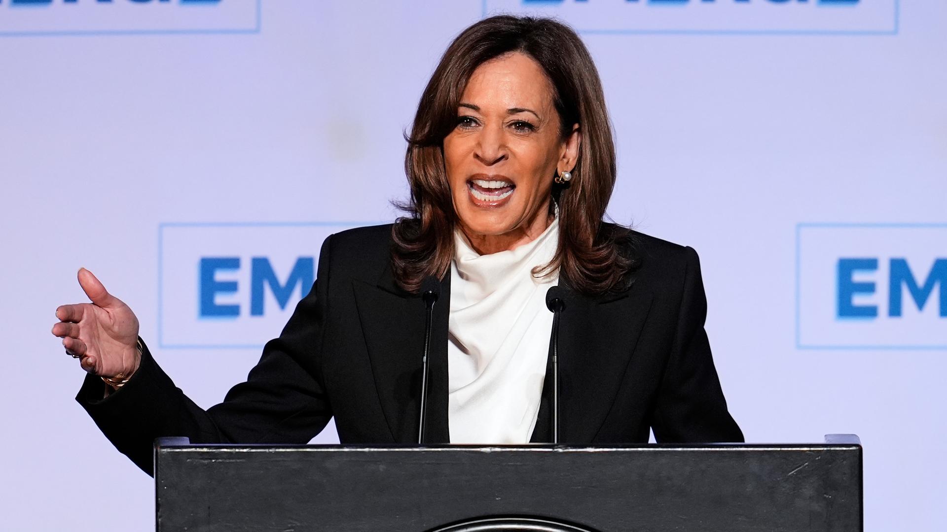 Die frühere Vizepräsidentin Kamala Harris bei einer Rede zum 20. Jubiläum von Emerge in San Francisco