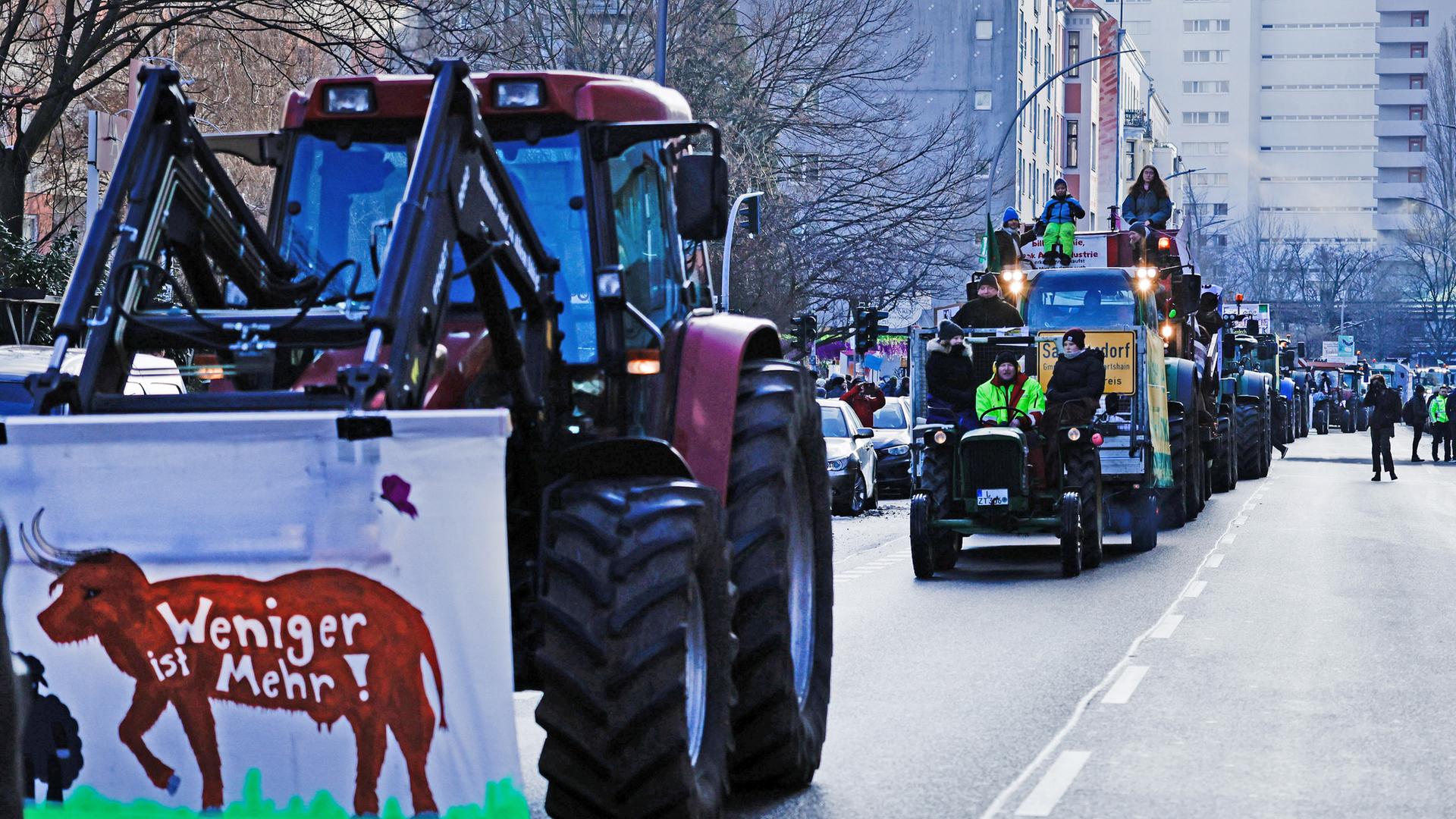 Landwirtschaft - Bauern Protestieren Vor SPD-Zentrale