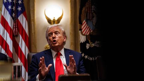 US-Präsident Donald Trump spricht während einer Kabinettssitzung im Weißen Haus.