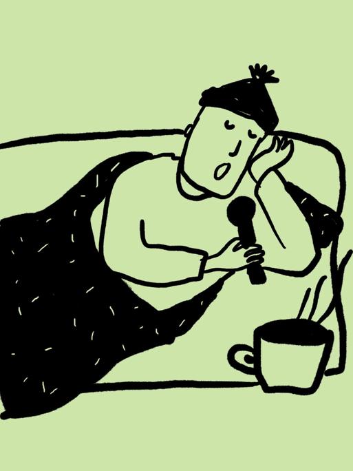 Skizze einer Person mit Mütze, die auf einem Sofa oder Bett unter einer Decke liegt, in der Hand ein Mikrofon und eine Tasse mit einem heißen Getränk neben sich Skizze einer Person mit Mütze, die auf einem Sofa oder Bett unter einer Decke liegt, in der Hand ein Mikrofon und eine Tasse mit einem heißen Getränk neben sich