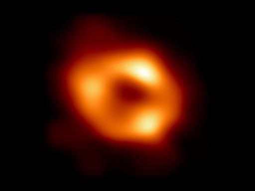 Dieses von der NASA zur Verfügung gestellte Foto zeigt die erste Aufnahme von Sgr A*, dem supermassereichen Schwarzen Loch im Zentrum unserer Galaxie vor schwarzem Hintergrund. Dieses von der NASA zur Verfügung gestellte Foto zeigt die erste Aufnahme von Sgr A*, dem supermassereichen Schwarzen Loch im Zentrum unserer Galaxie vor schwarzem Hintergrund.
