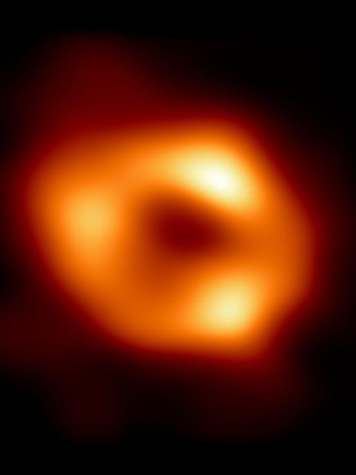 Dieses von der NASA zur Verfügung gestellte Foto zeigt die erste Aufnahme von Sgr A*, dem supermassereichen Schwarzen Loch im Zentrum unserer Galaxie vor schwarzem Hintergrund.