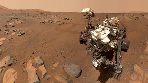Der Marsrover Perseverance steht auf dem roten Planeten.