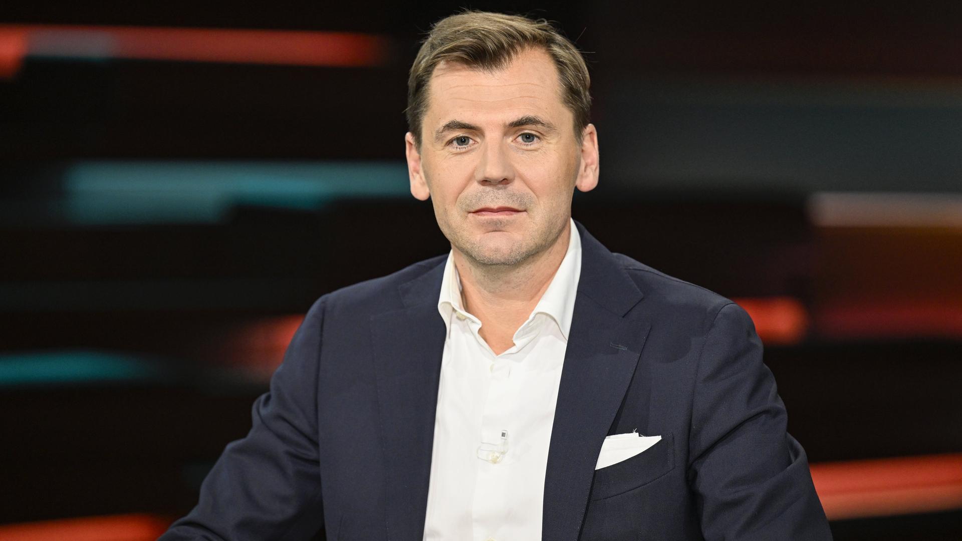 Publizist Daniel Gerlach am 14. Mai 2025 im "Markus Lanz"-Studio des ZDF. Publizist Daniel Gerlach am 14. Mai 2025 im "Markus Lanz"-Studio des ZDF.