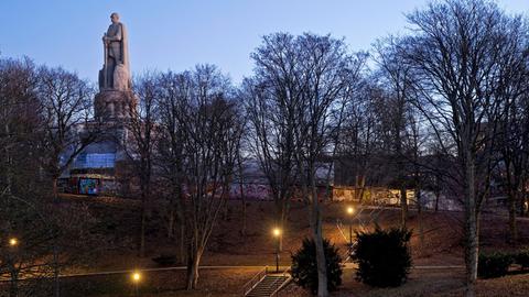 Bismarck-Denkmal, auch Hamburger Roland genannt im Alten Elbpark, Hamburg, Deutschland, Europa