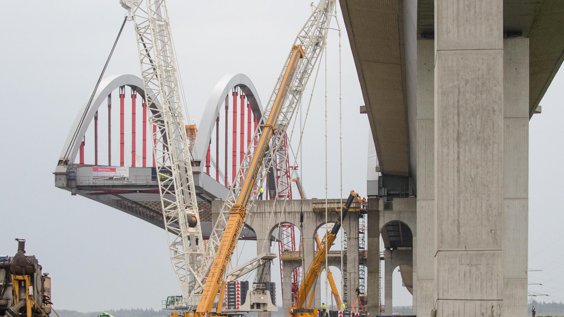 Brückenbaustelle der zweiten Stoerbrücke uber die Stoer im Verlauf der A23 bei Itzehoe