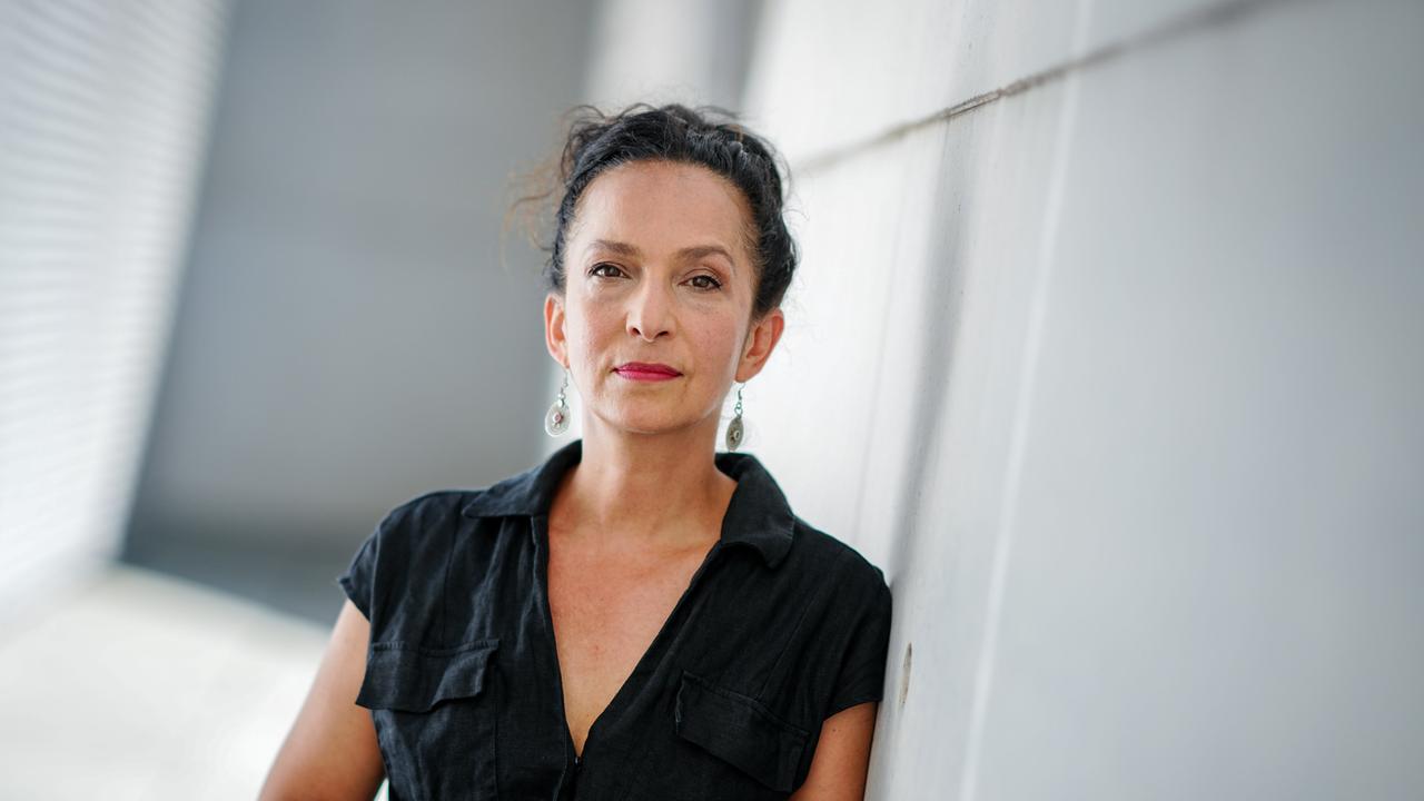 Güner Yasemin Balci, Integrationsbeauftragte von Neukölln, im Berliner Regierungsviertel. 