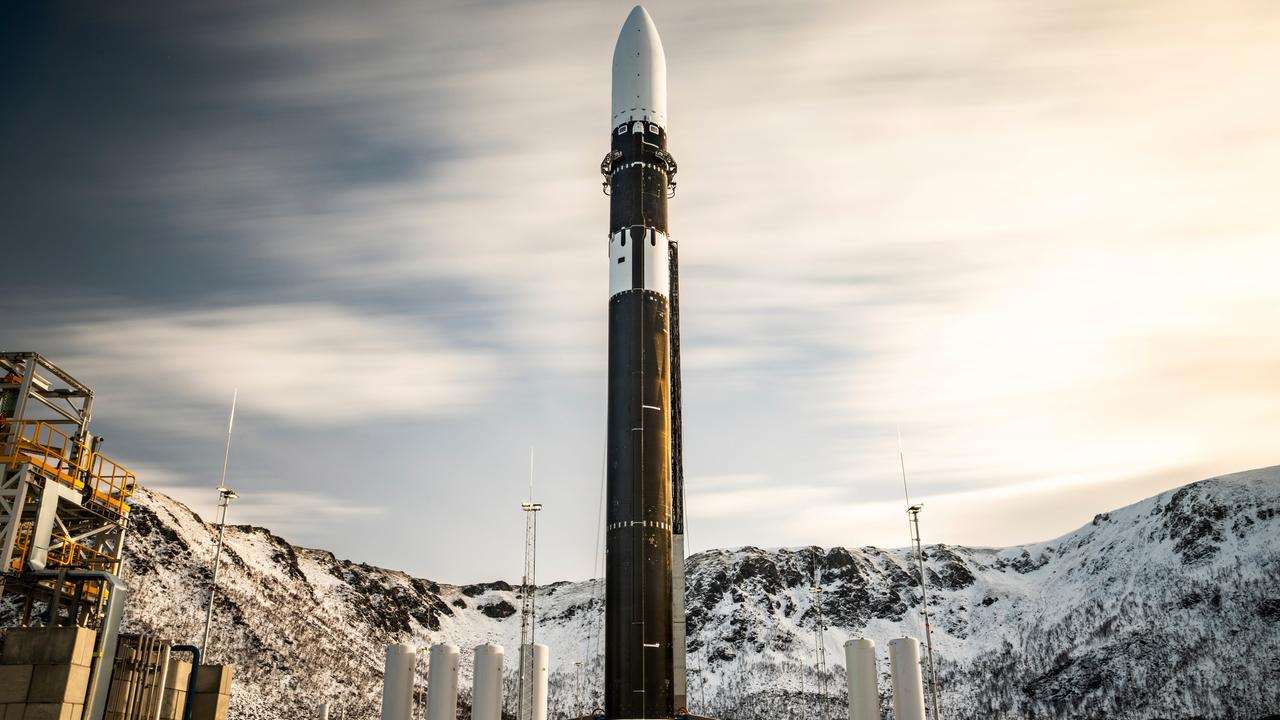 Die Rakete "Spectrum" steht auf einer Start-Rampe auf der Insel Andøya in Norwegen. 