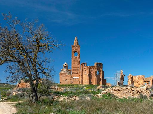 Ruine einer im spanischen Bürgerkrieg 1937 zerstörten Kirche.