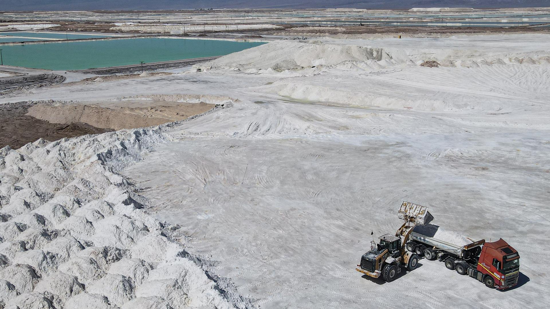 Lithium-Abbau in der Atacama-Wüste in Chile, 2022.