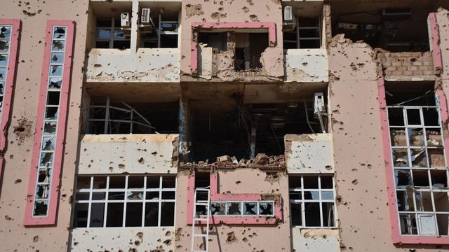 In Khartum, der Haupstadt des Sudan, ist im Januar 2026 die zerstörte Fassade des Al-Muallim Hospital zu sehen.