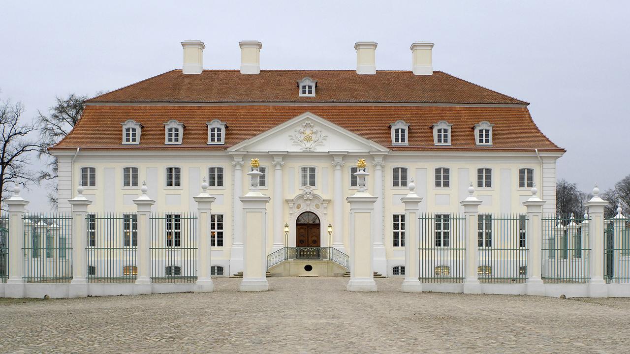 Kabinetts-Klausur Meseberg - Bundesregierung Trifft Sich Zur Halbzeit ...