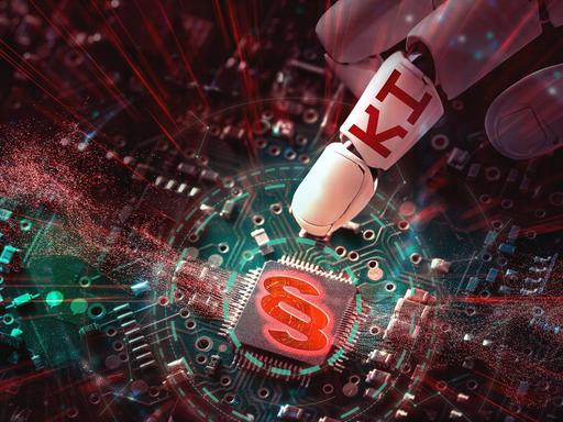 Eine Fotomontage mit einem leuchtenden Computerchip mit einem Paragraphensymbol und Roboterfinger mit Schriftzug KI