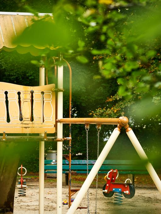 Ein Klettergerüst auf einem Spielplatz (Symbolbild) Ein Klettergerüst auf einem Spielplatz (Symbolbild)