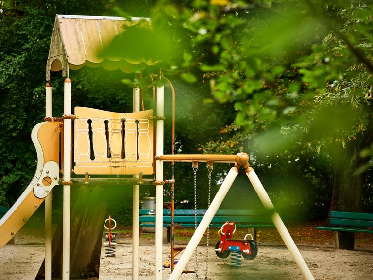 Ein Klettergerüst auf einem Spielplatz (Symbolbild) Ein Klettergerüst auf einem Spielplatz (Symbolbild)