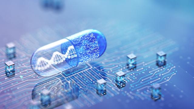 3D-Illustration einer Tablettenkapsel auf einer Platine. In der Kapsel schwebt eine Doppelhelix. 3D-Illustration einer Tablettenkapsel auf einer Platine. In der Kapsel schwebt eine Doppelhelix.