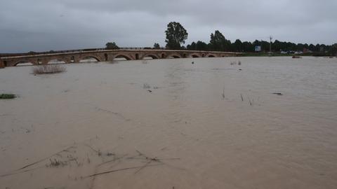 Der durch den Sturm Leonardo stark angestiegene Fluss Guadalete in der Region Cadiz.