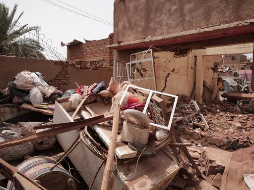 Ein vom Krieg zerstörtes Haus in Khartum, Sudan