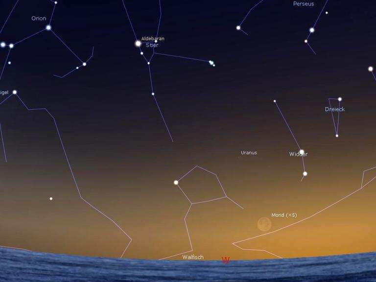 Hauchdünn tief im Westen: Die Mondsichel heute Abend kurz nach Sonnenuntergang