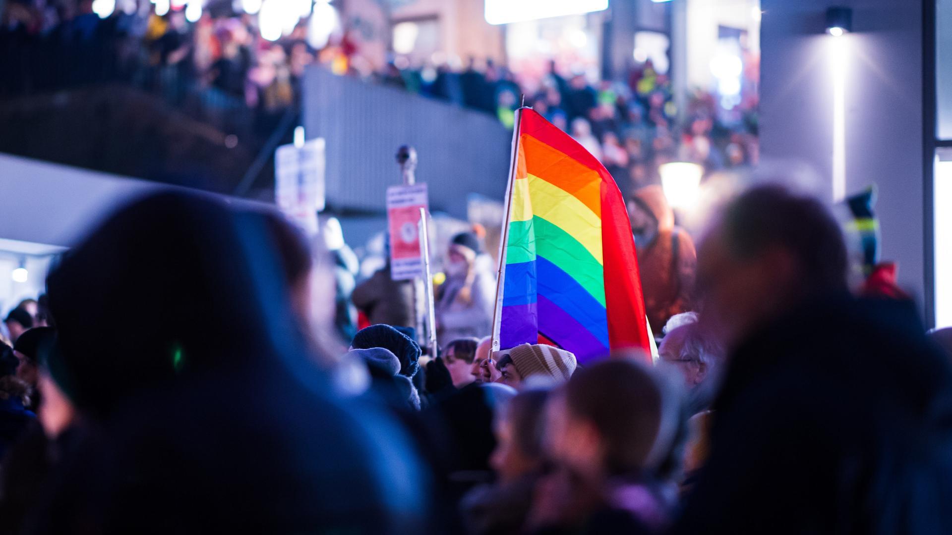 Demonstration gegen Neue Rechte in Minden: Bürgerinnen und Bürger protestieren gegen Rechtsextremismus