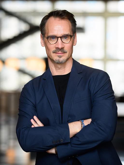 Christian Spuck, Intendant des Staatsballetts Berlin, steht anlässlich der Pressekonferenz des Staatsballetts Berlin zum Programm der Saison 2025/26 in der Deutschen Oper.