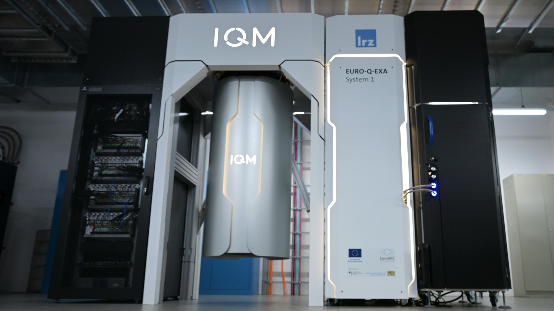 Der Quantencomputer Euro-Q-Exa im Leibniz-Rechenzentrum (LRZ) der Bayerischen Akademie der Wissenschaften 