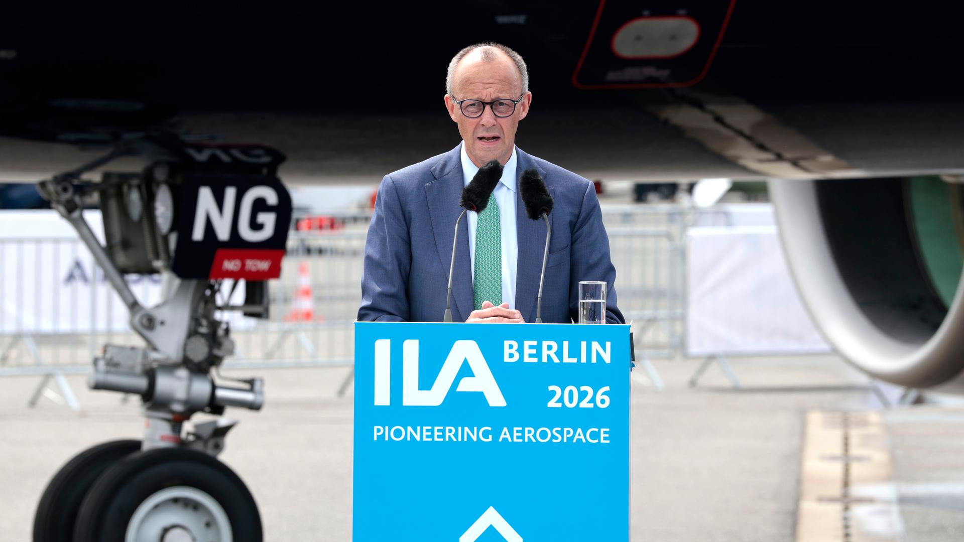 Friedrich Merz spricht auf der ILA Berlin 2026 auf dem ILA-Gelände am Flughafen BER Berlin-Brandenburg in Berlin-Schönefeld.