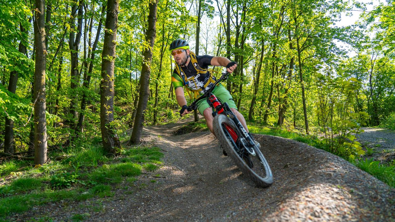 Mountainbiker auf einem Trail in Essen