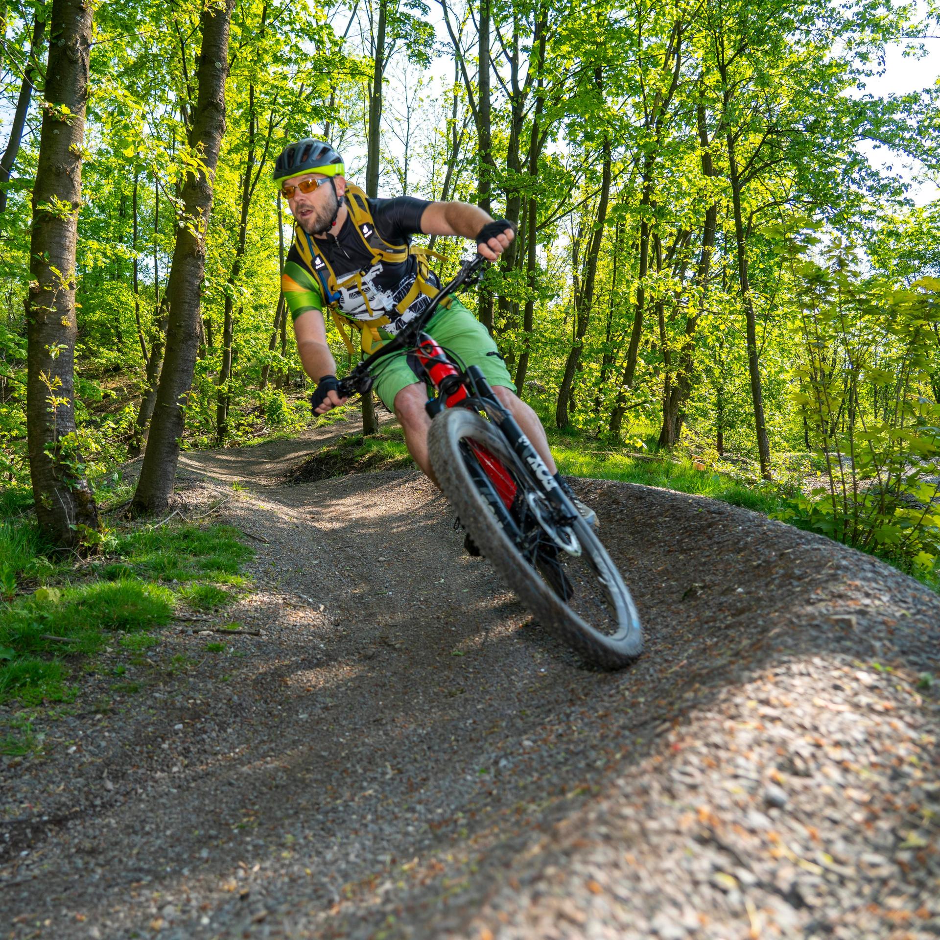 Mountainbiker auf einem Trail in Essen