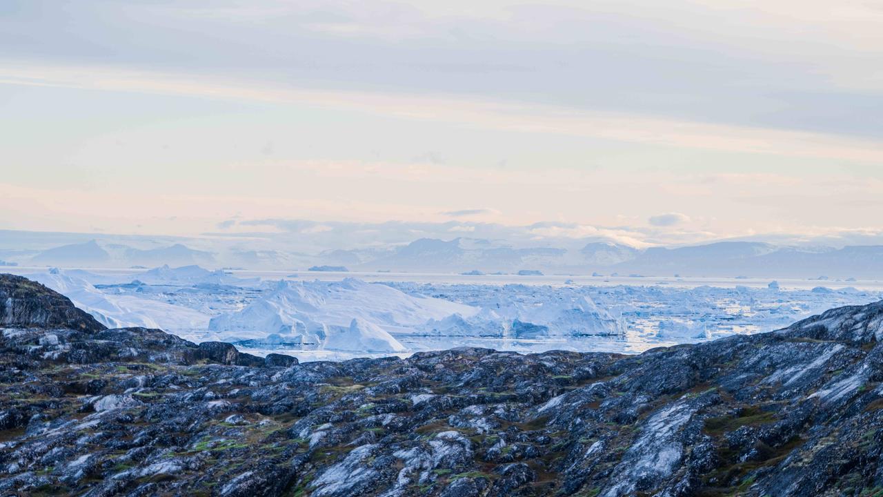 Zu sehen ist der Ilulissat-Eisfjord, auch bekannt als Sermeq Kujalleq. Der Gletscher ist der größte außerhalb der Antarktis.