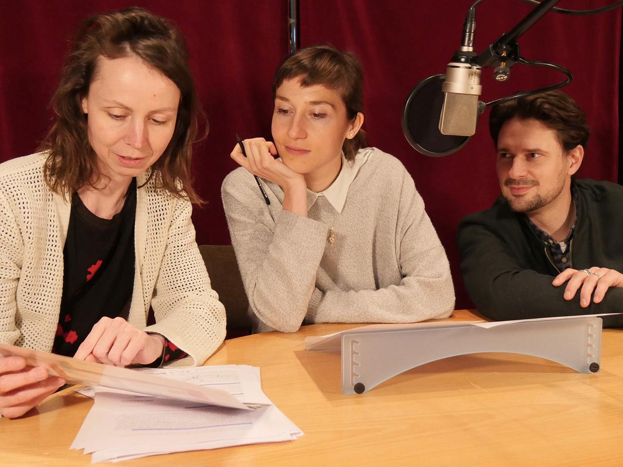 Meret Kiderlen, Alissa Atanassova, Kim Willems (von links)