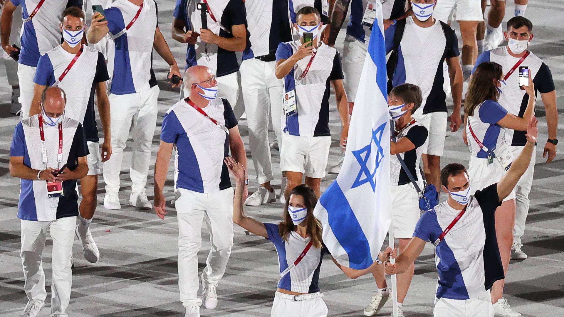 Die israelische Delegation bei der Eröffnung der Olympischen Spiele 2020 in Tokio Die israelische Delegation bei der Eröffnung der Olympischen Spiele 2020 in Tokio