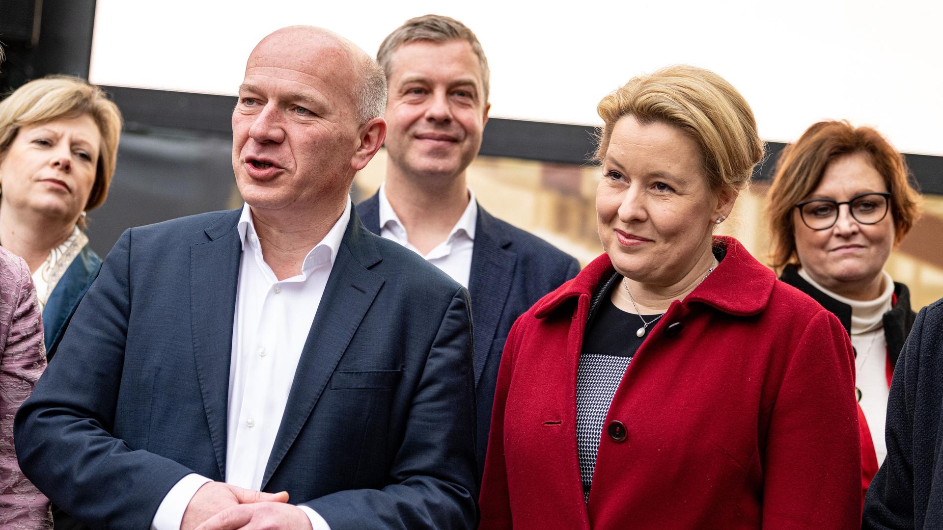 Franziska Giffey (SPD), Regierende Bürgermeisterin von Berlin, und Kai Wegner, Spitzenkandidat der CDU