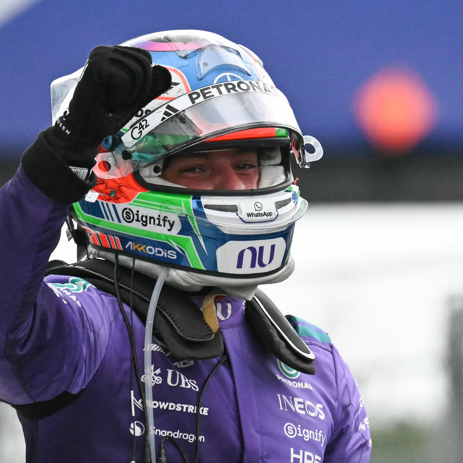 Formel 1-Pilot Kimi Antonelli feiert seinen Sieg in Miami.