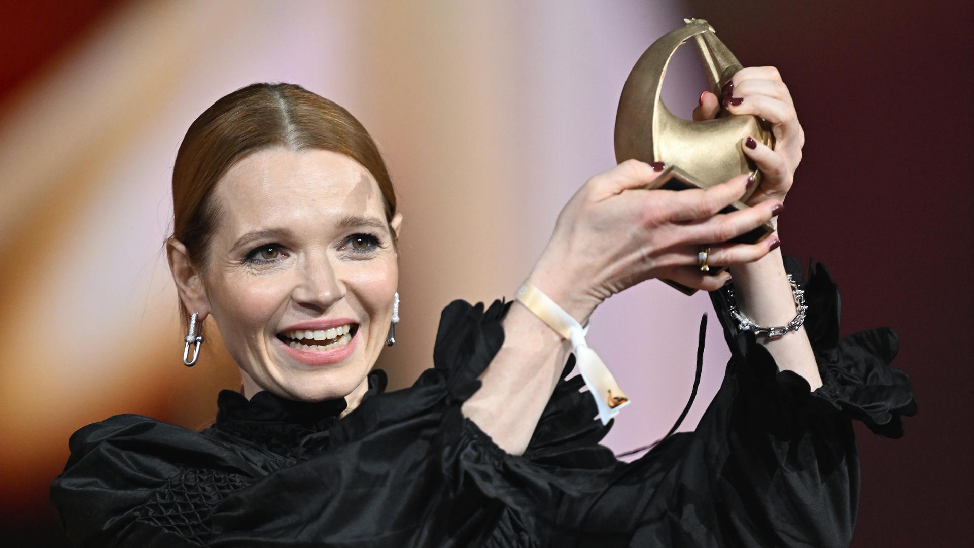 Schauspielerin Karoline Herfurth erhielt den Medienpreis Goldene Henne in der Kategorie Film & Fernsehen.