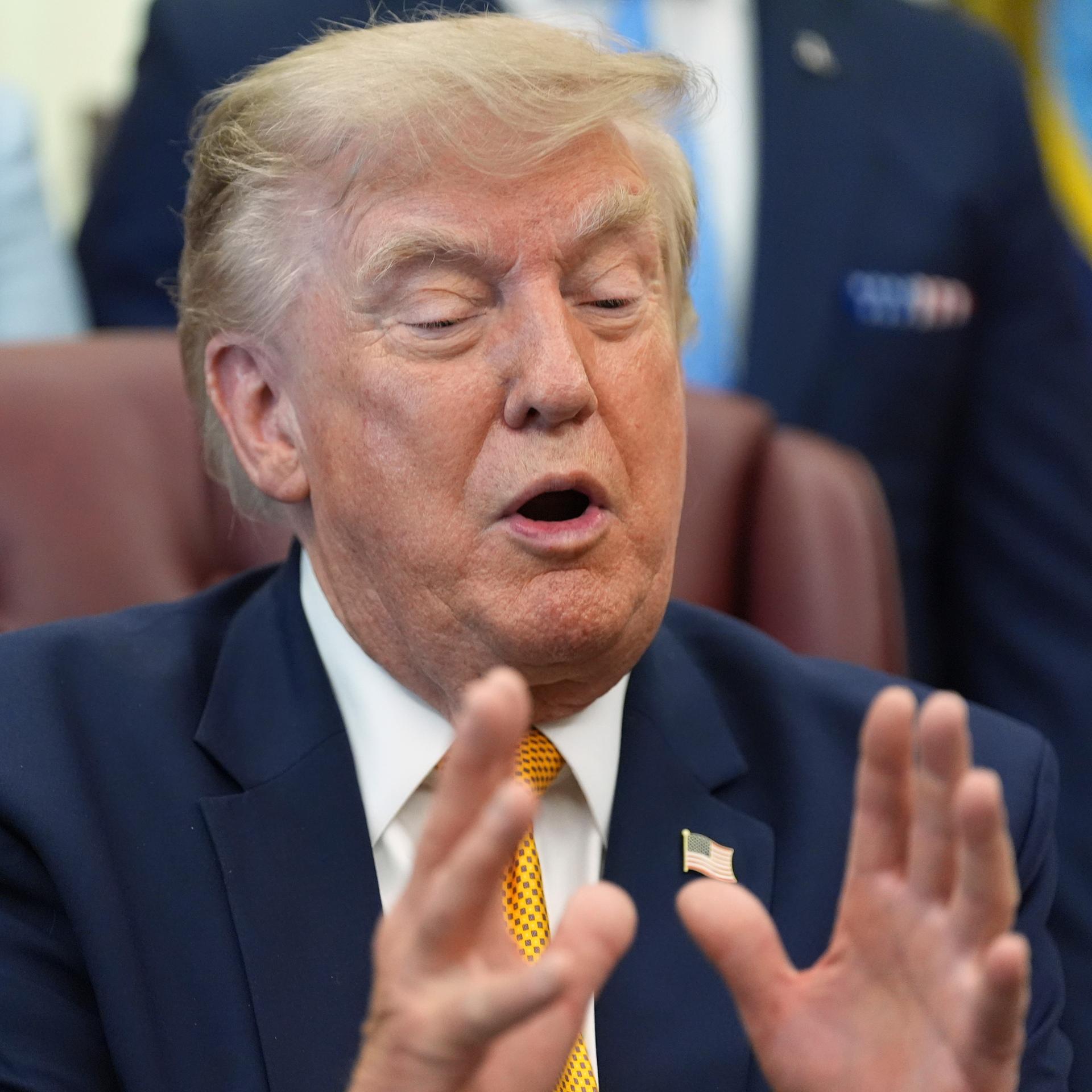 US-Präsident Donald Trump spricht im Weißen Haus in Washington.