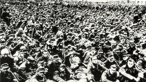 Kriegsgefangene Deutsche im Internierungslager gegen Kriegsende 1945