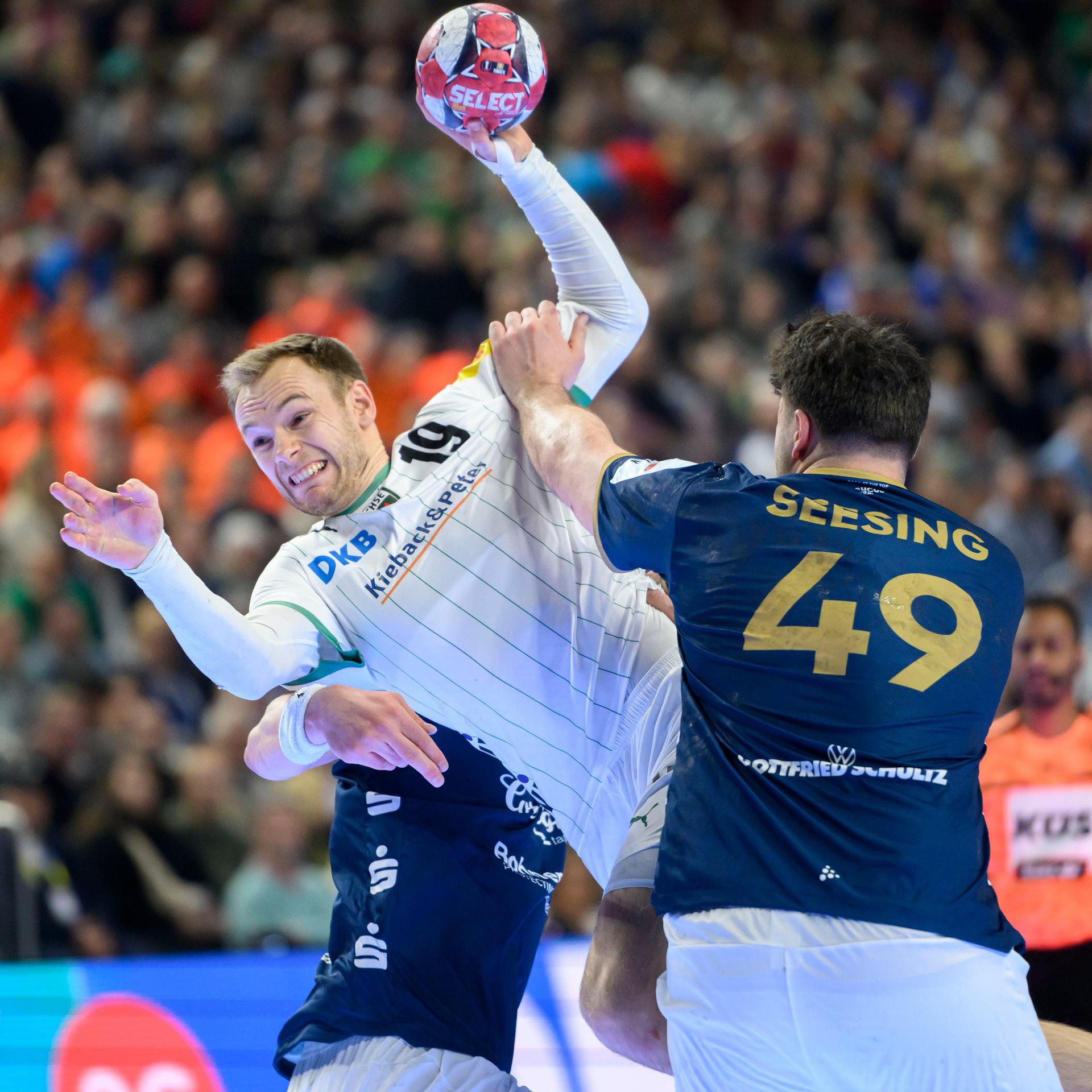 DHB-Finale in Köln - Füchse Berlin sind Handball-Pokalsieger - Bergischer HC im Endspiel geschlagen