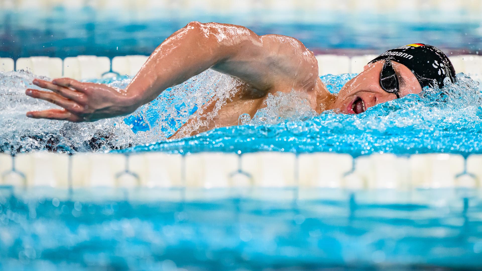 Johannes Liebmann während eines Rennens im Schwimmbecken Johannes Liebmann während eines Rennens im Schwimmbecken