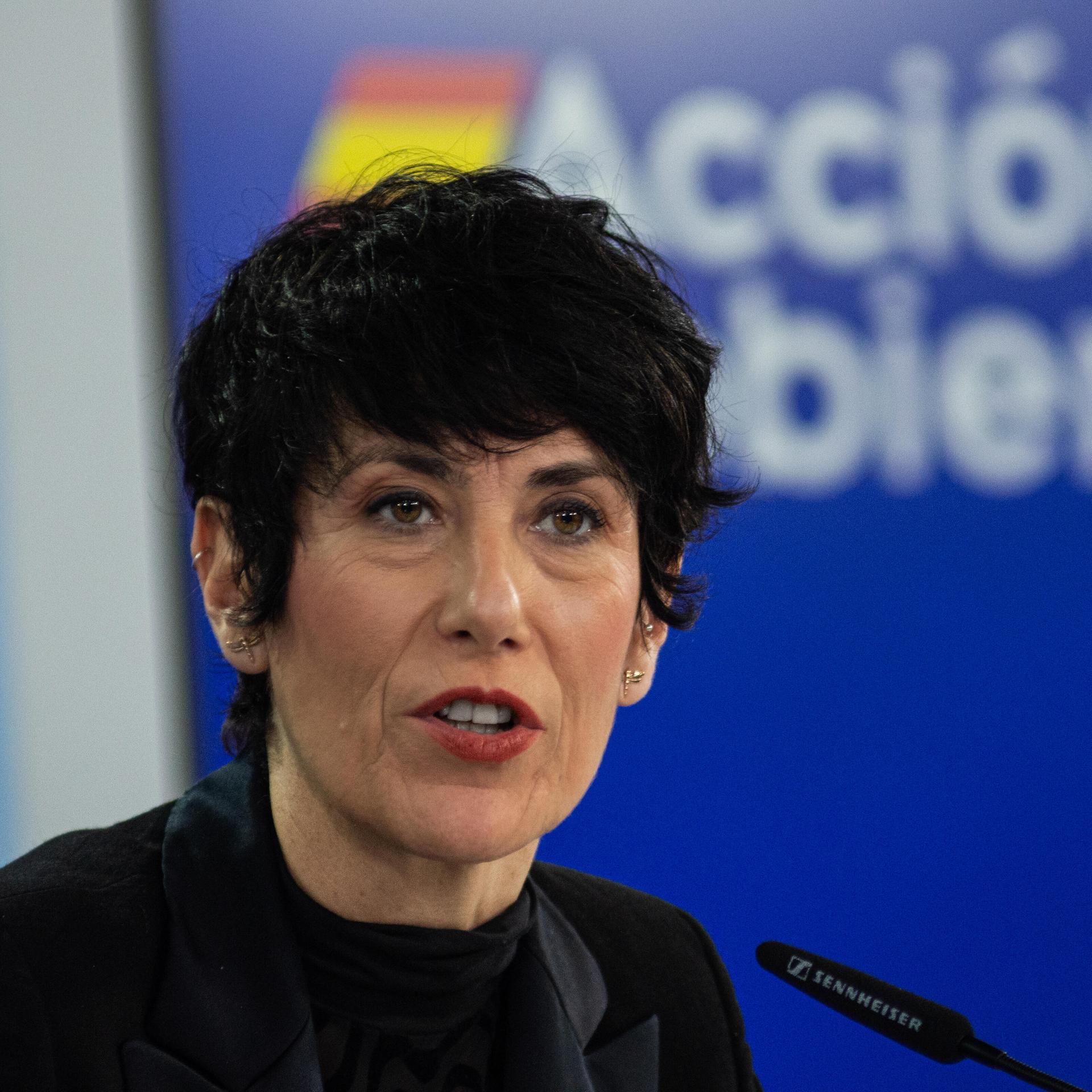 Die spanische Ministerin für Integration, soziale Sicherheit und Migration sowie Regierungssprecherin, Elma Saiz, spricht.