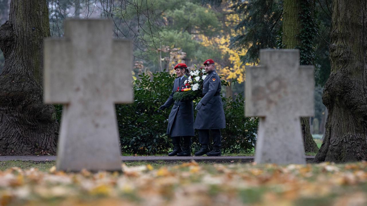 Volkstrauertag - Gedenkveranstaltungen Für Opfer Von Krieg Und ...