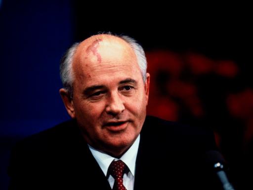 Michail Sergejewitsch Gorbatschow auf einer Pressekonferenz