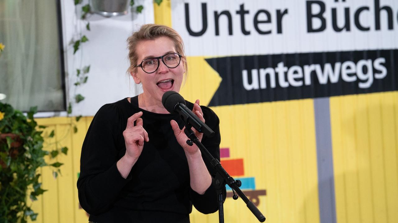 Autorin Frauke Angel Autorin Frauke Angel