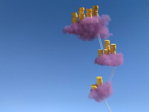 3D Illustration von Wolken vor rosarotem Himmel, auf denen Geldstücke liegen. Die Wolken sind mit Treppen verbunden.