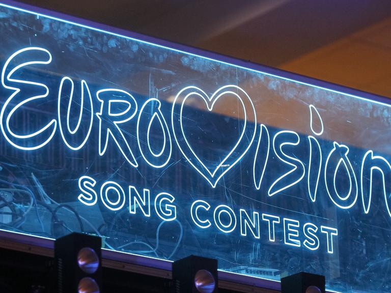 Der Schriftzug Eurovision Song Contest auf blauem Untergrund